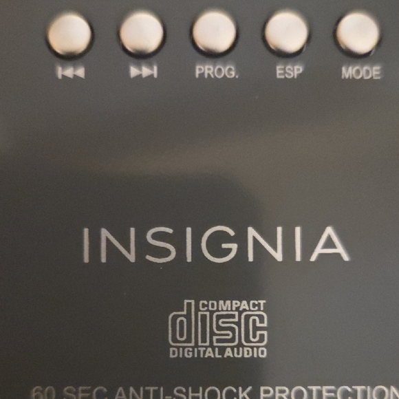 Insignia NS-P4112 Portable CD Player Personal Discman 60 Sec Anti-Shock Tested - Picture 4 of 6